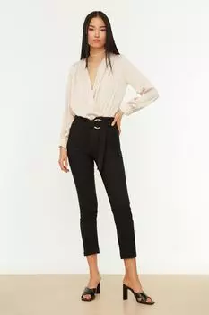 Брюки Trendyol с черным поясом