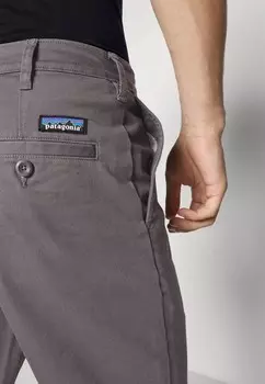 Брюки TWILL TRAVELER CHINO PANTS REG Patagonia, серый