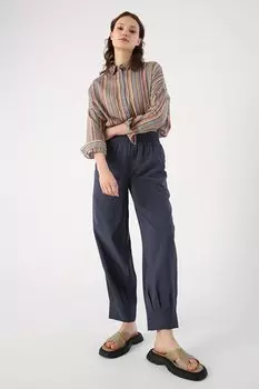 Брюки удобного кроя с эластичной резинкой на талии и контрастными прошитыми карманами цвета индиго ALL DAY