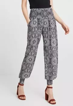 Брюки Urban Classics с узором, черный