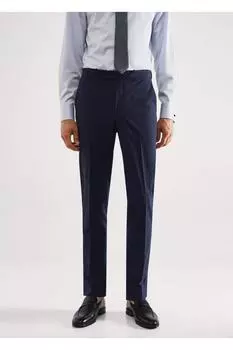 Брюки узкого кроя из шерстяной ткани в клетку Mango, темно-синий