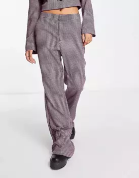 Брюки в клетку Stradivarius Boucle, черный/фиолетовый