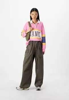 Брюки в стиле милитари PARACHUTE PANT Good American, оливковый