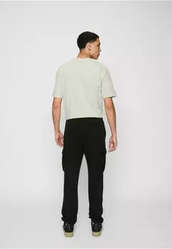 Брюки в стиле милитари Urban Classics, черный