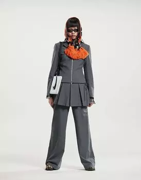 Брюки Weekday серые меланжевые в полоску с вырезанным поясом (часть комплекта)