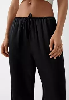 Брюки Wide Printed Bershka, черные