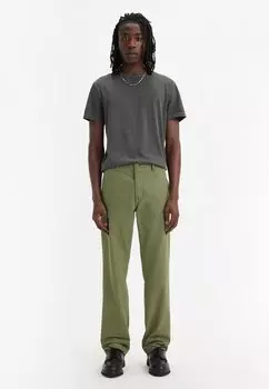 Брюки Xx Chino Authentic Straight Corduroy Levi's, цвет four leaf clover soft