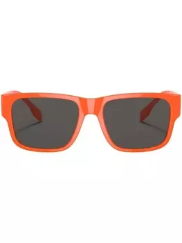Burberry Eyewear солнцезащитные очки Knight в квадратной оправе, оранжевый