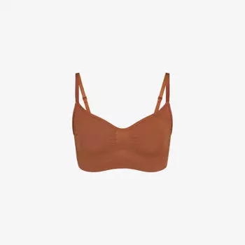 Бюстгальтер без косточек Seamless Sculpt из эластичного плетения со сборками Skims, бронзовый