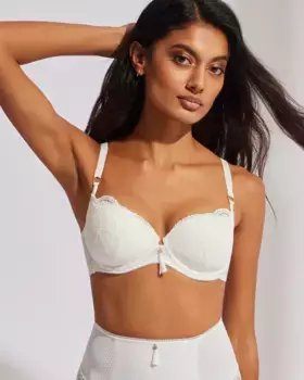 Бюстгальтер Essential с кружевной формованной чашкой Selmark, кремовый