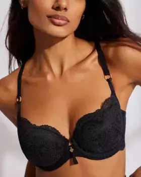 Бюстгальтер Essential с кружевной формованной чашкой Selmark, черный