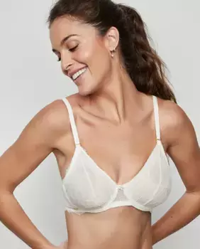 Бюстгальтер с треугольными чашками из кружева без косточек и пены Selmark, цвет Crudo