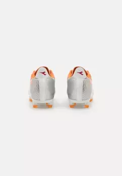 Бутсы MAXIMUS ELITE Diadora, белый