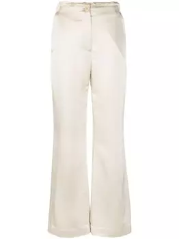 By Malene Birger расклешенные брюки средней посадки, нейтральный цвет