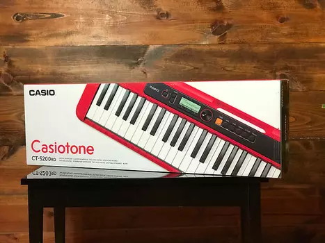 Casio CT-S200RD Электрическая клавиатура Casiotone Red