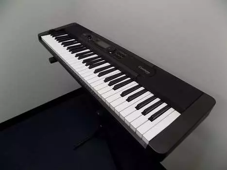 Casio CT-S400 61-клавишная портативная клавиатура