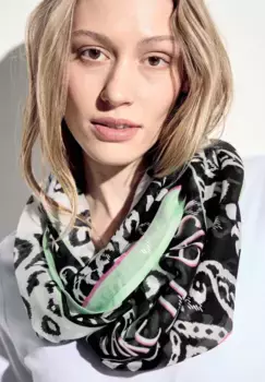 Cecil Loop, уютно, черный