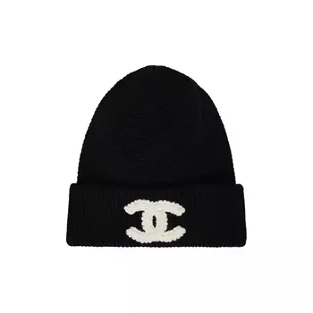 CHANEL Белая шапка с логотипом CC