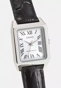Часы Casio, белый