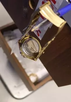 Часы CLASSIC Lucardi, золотого цвета