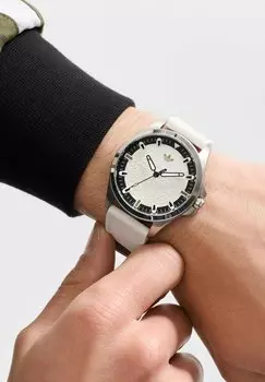 Часы QUARTZ ANALOG ORIGINALS ICONIC ONE Adidas Originals, белый