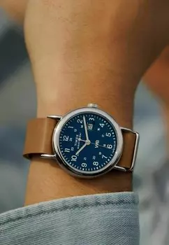 Часы Timex, коричневый