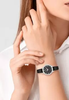 Часы TRILANI , черный