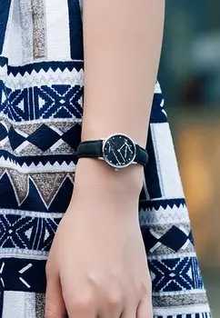 Часы Victoria Hyde