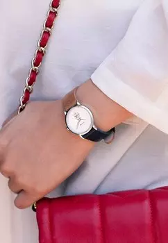 Часы Victoria Hyde