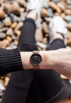 Часы Victoria Hyde, розовое золото