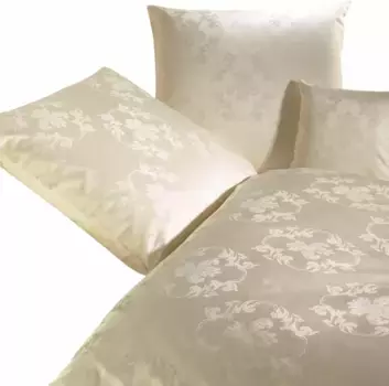 Чехол на подушку Curt Bauer "Жозефина" (1 шт.) с цветочными усиками 80х80 см, цвет champagner