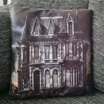 Чехол на подушку Dark Villa / Scary House - 45см x 45см Tinisu