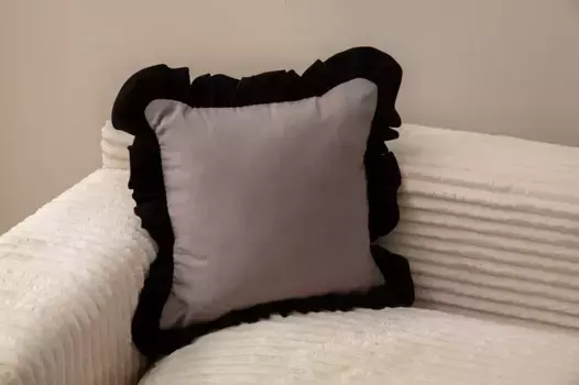 Чехол на подушку Evila Originals, черный