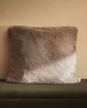 Чехол на подушку из искусственного меха Zara Home, серый