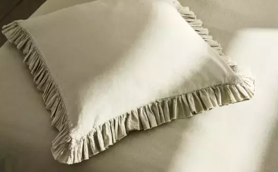 Чехол на подушку с плиссированной оборкой Zara Home, зеленый