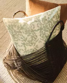 Чехол на подушку с принтом листьев Zara Home, цвет Mint Green