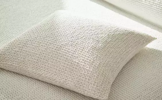 Чехол на подушку вафельной вязки Zara Home, белый