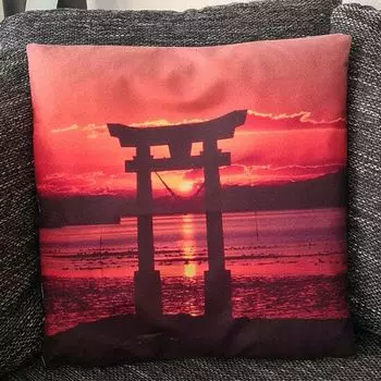 Чехол на подушку Япония Храм Ицукусима на закате - 45см x 45см Tinisu