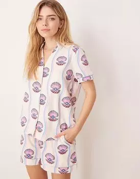 Chelsea Peers хлопковый комплект с короткими рукавами и шортами в стиле ракушки с принтом