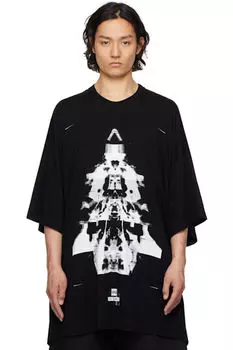 Черная Анима поверх футболки Julius