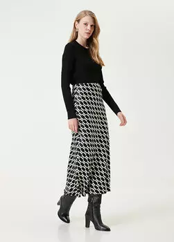 Черная атласная юбка-трапеция миди с узором Beymen