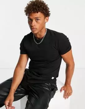 Черная базовая удлиненная футболка с закругленным краем Jack & Jones Essentials
