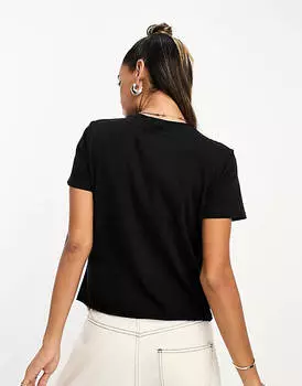 Черная детская футболка с изображением списка гостей ASOS DESIGN