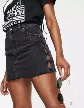 Черная джинсовая юбка с вырезом \"капля\" Topshop