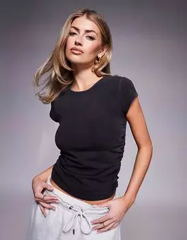 Черная футболка ASOS DESIGN с эффектом кислотной стирки и сборками по бокам