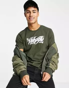 Черная футболка Levi's с принтом под зебру и логотипом в виде крыла летучей мыши