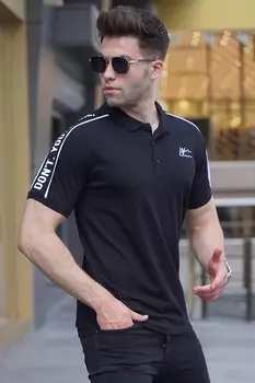 Черная футболка с воротником-поло и вышивкой на рукавах 5892 MADMEXT