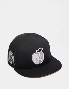 Черная кепка New Era 9Fifty New York Yankees с нашивкой в виде яблока