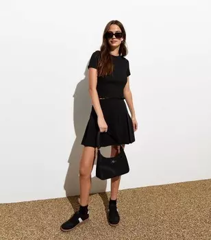 Черная короткая футболка с фактурным рисунком New Look, черный