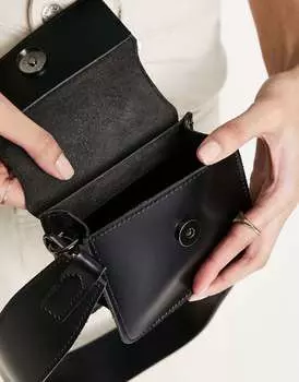 Черная мини-сумка на плечо с клапаном и контрастной окантовкой Claudia Canova